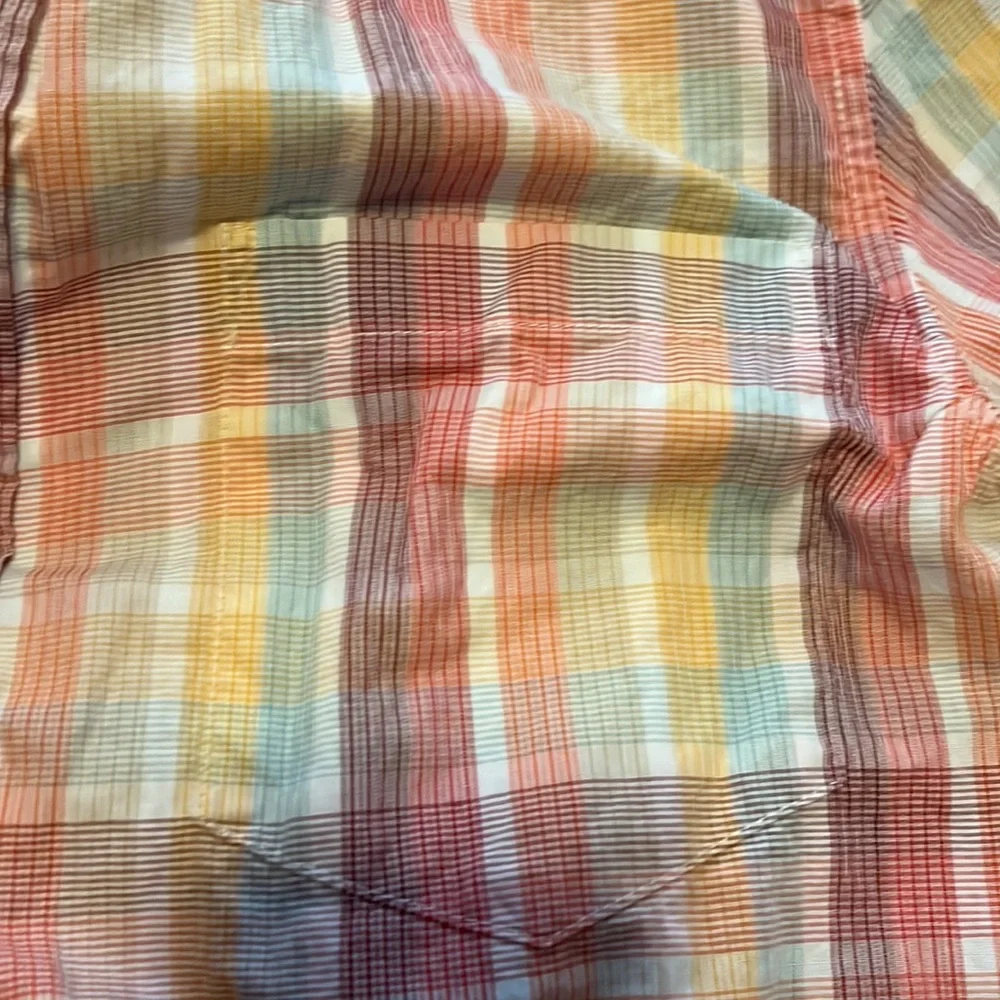 🔥Multi colored Short Sleeved Button Down🔥 - Picture 2 of 5